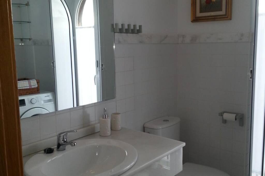 Alleanza, Puerta A Santa Cruz Sevilla Bagian luar foto