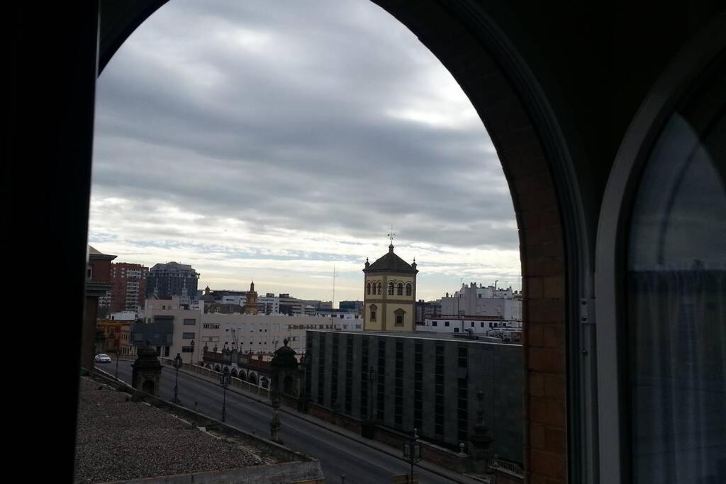 Alleanza, Puerta A Santa Cruz Sevilla Bagian luar foto